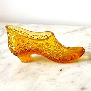 Vintage Amber Glass Slipper Shoe Daisy and Button Pattern
